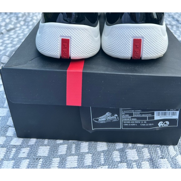 Almost perfect condition Prada shoes ! Price not final up for negotiation - Picture 3 of 4